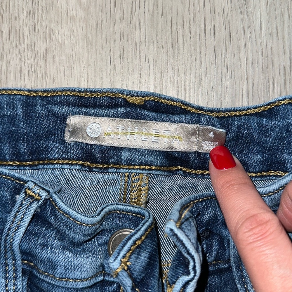 Athleta women’s jeans size 4 crop length, wapis wash